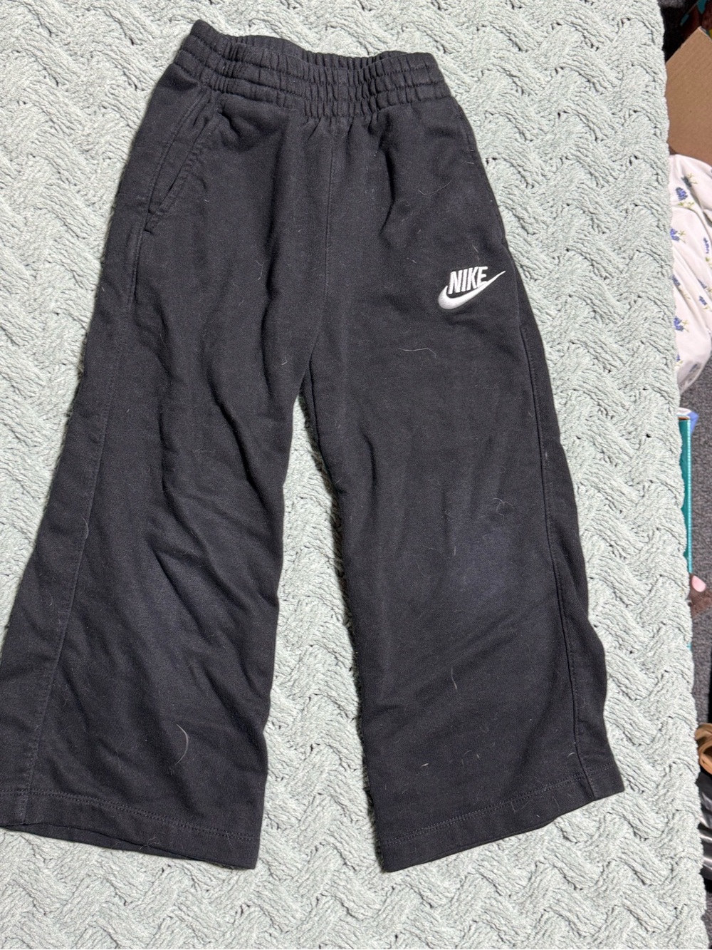 Nike Kids Black Fleece Sweatpants 5
